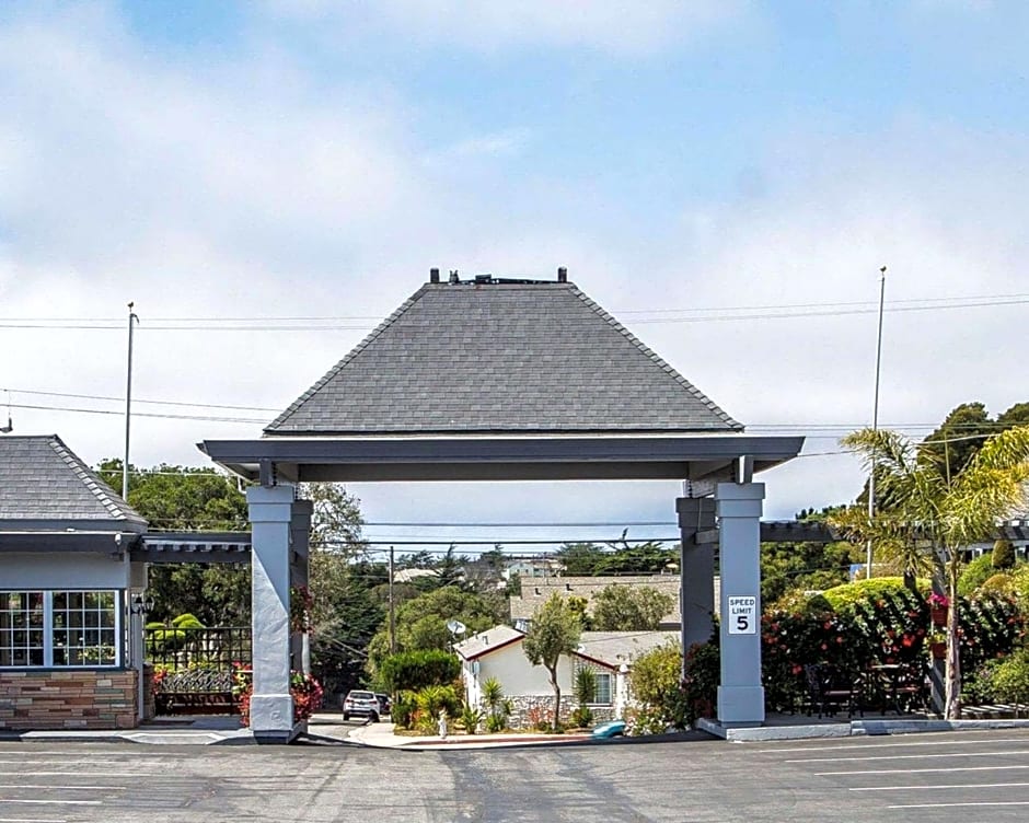 Blu Pacific Hotel