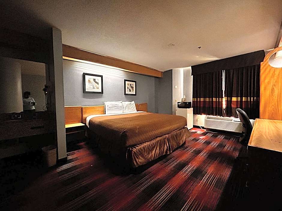 Classic Inn By OYO I- 240 Near Memphis Airport