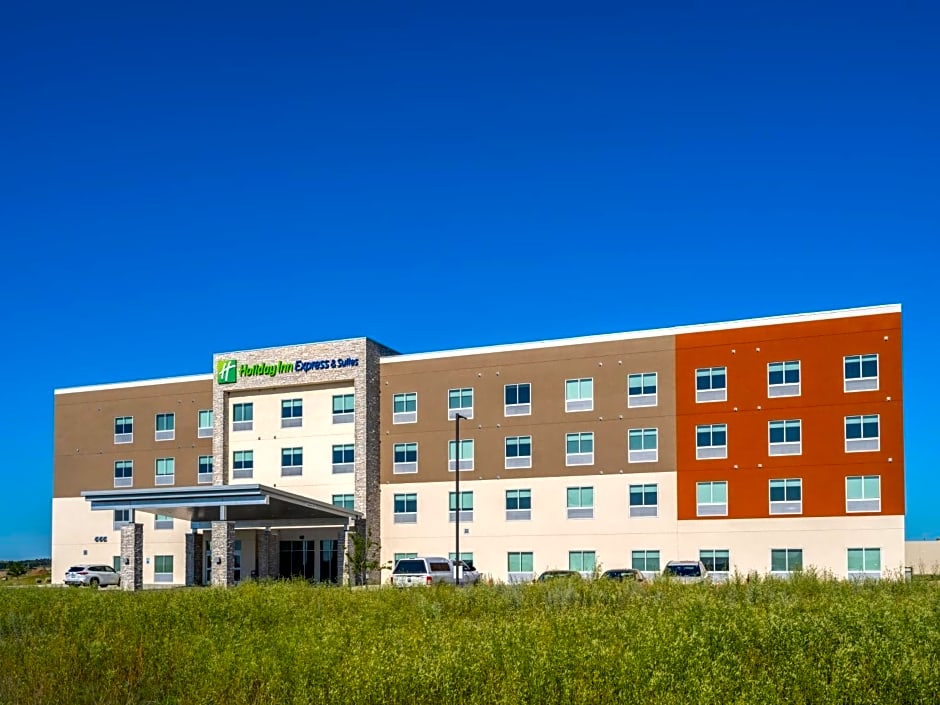 Holiday Inn Express and Suites Watertown