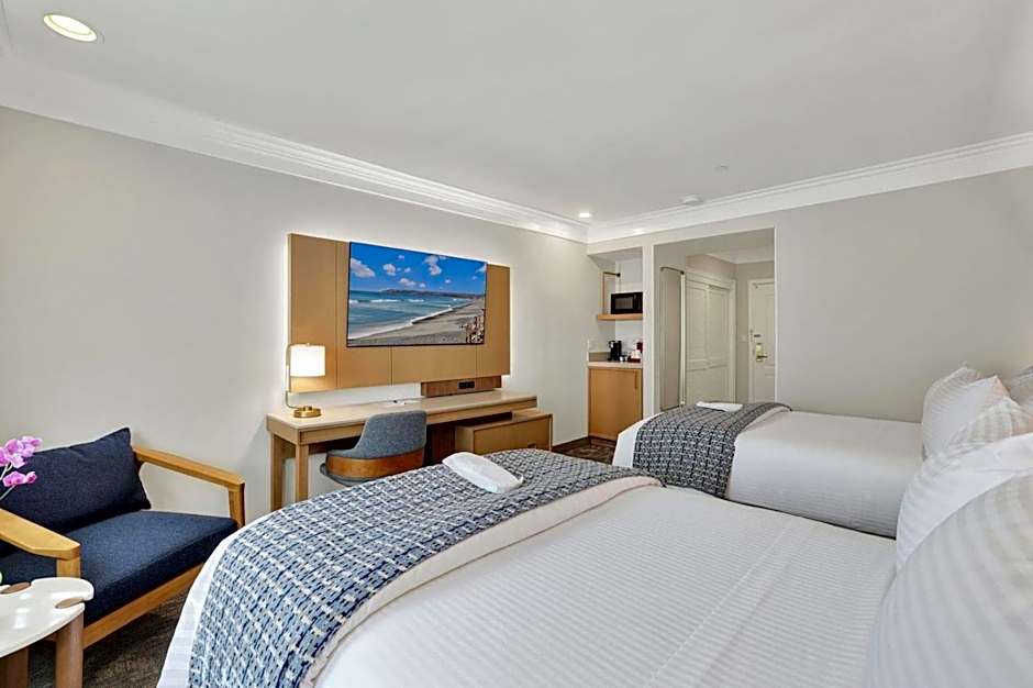 Best Western Plus Sunset Plaza Hotel