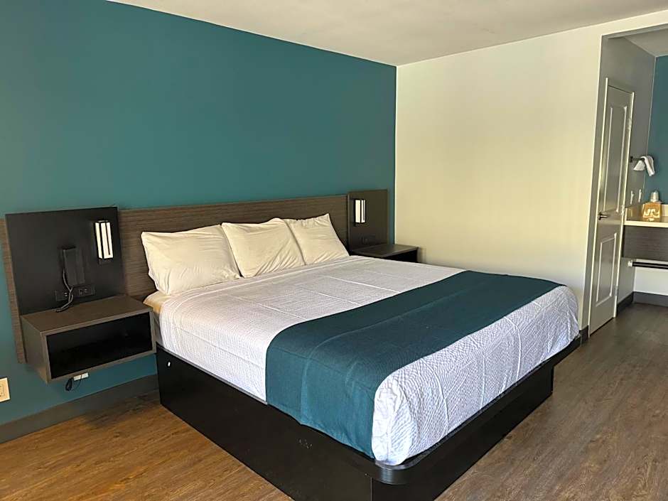 Studio 6 Suites Gardena, CA