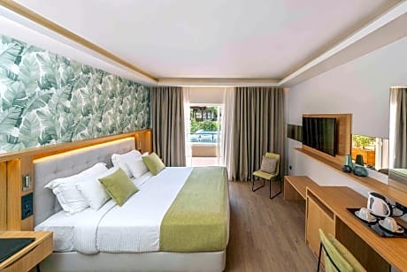 Family Bungalow with Private Pool