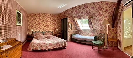 Double Room with Private Bathroom