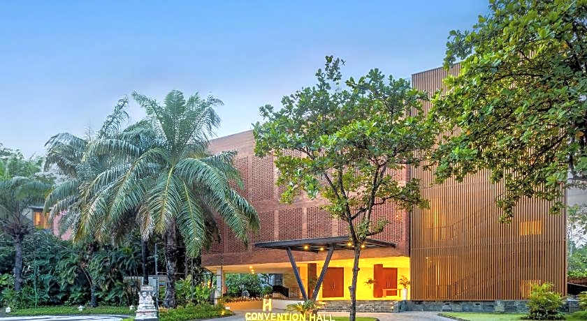 Harris Hotel & Residences Sunset Road