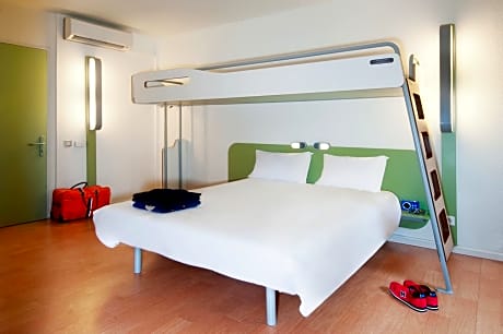 Double Room with Bunk Bed