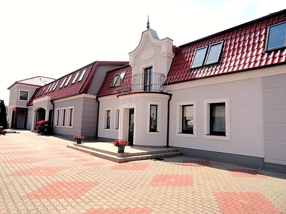 Photo 1 of 30 of Hotel Wielkopolanka