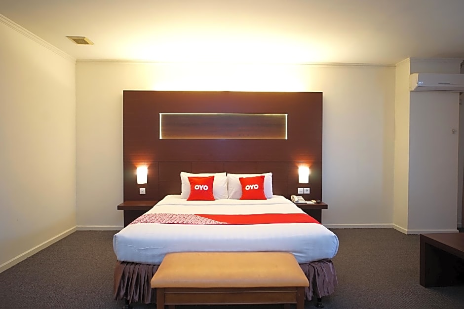 OYO 1735 Adika Bahtera Hotel
