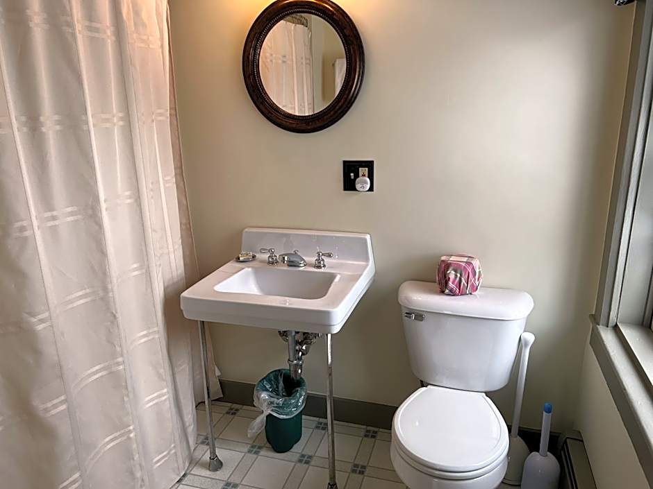 Shoreham Inn Bed & Breakfast