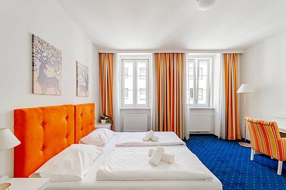 Self-Check-In Hotel Adlon