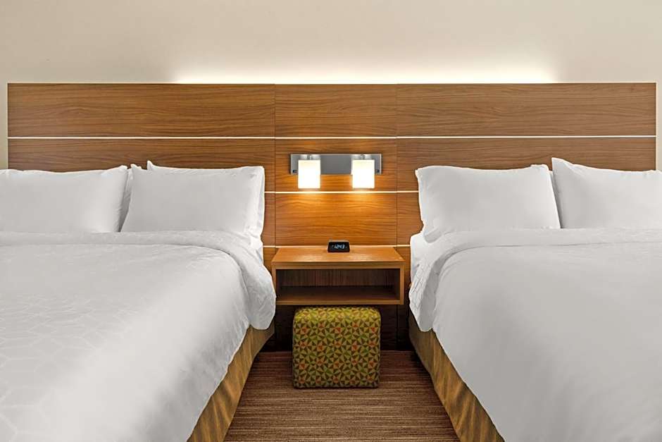 Holiday Inn Express & Suites Willows by IHG