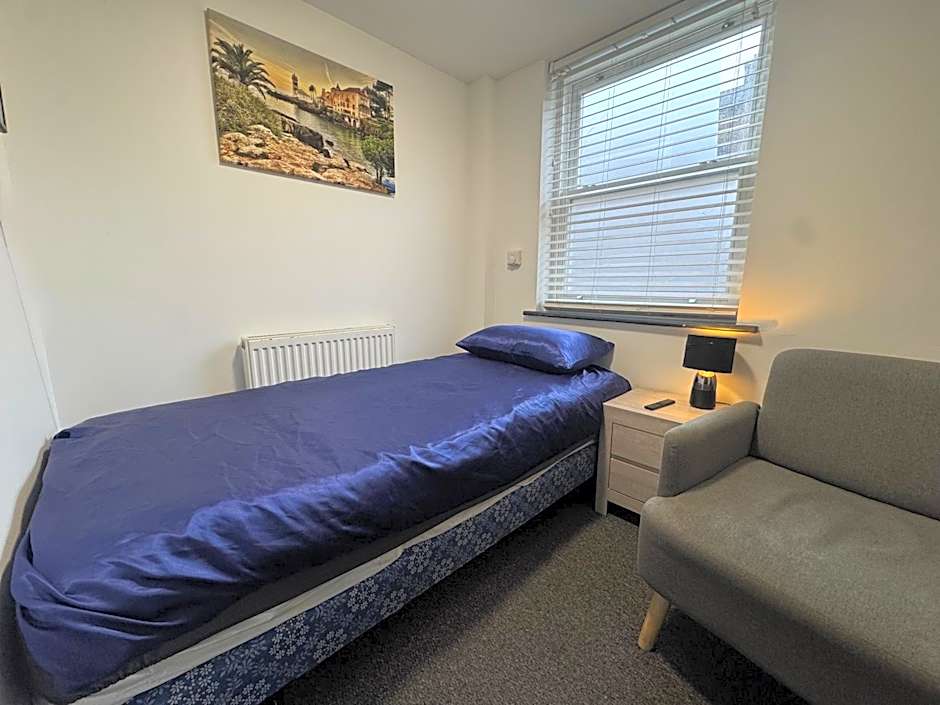 Gate Lodge - Private En-suite rooms, Kings Lynn, central location