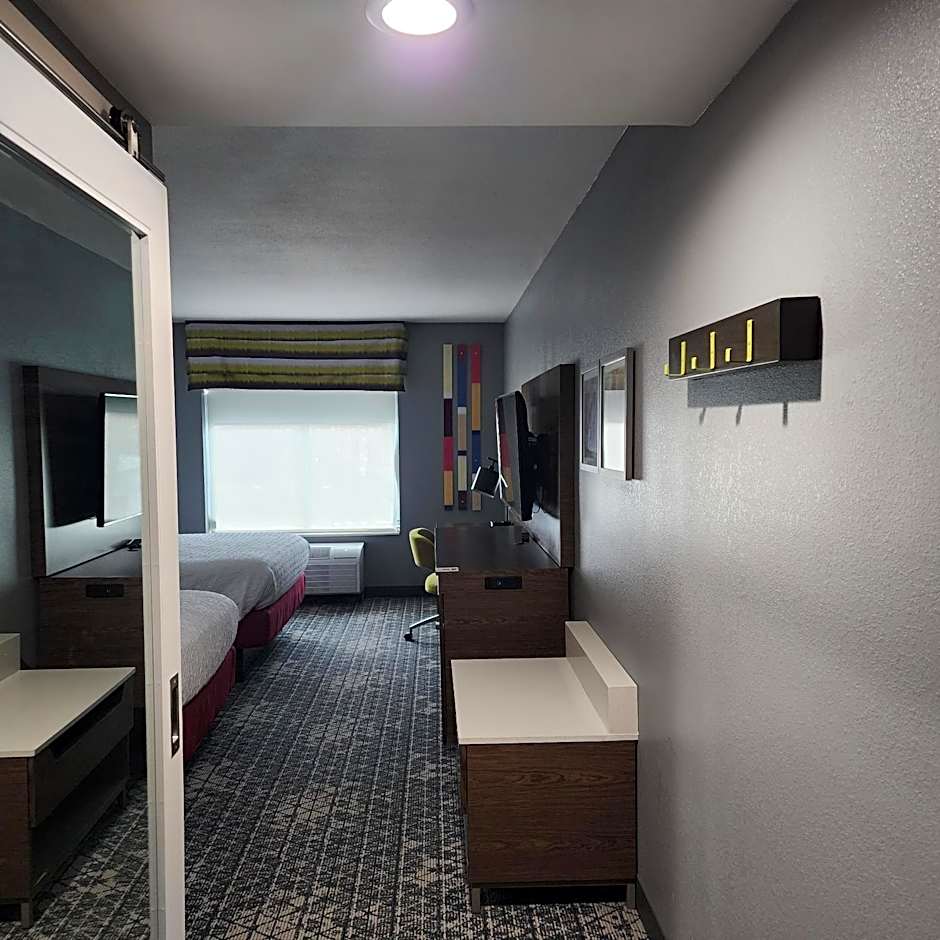 Hampton Inn By Hilton & Suites Pittsburgh New Stanton PA