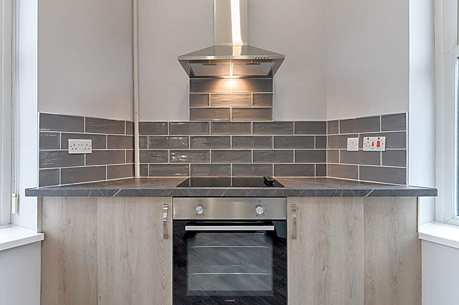 Contractor Base - Kitchen - Parking Included