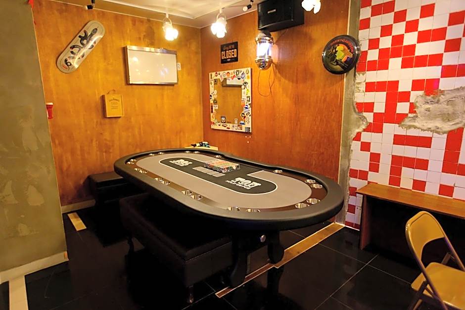 Show Hotel