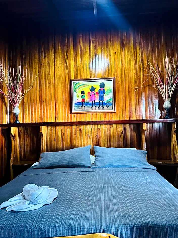 Hotel La Isla Inn