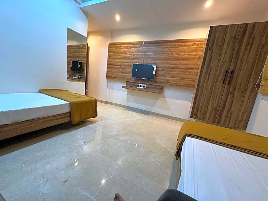 Hotel Atithi Inn Akluj