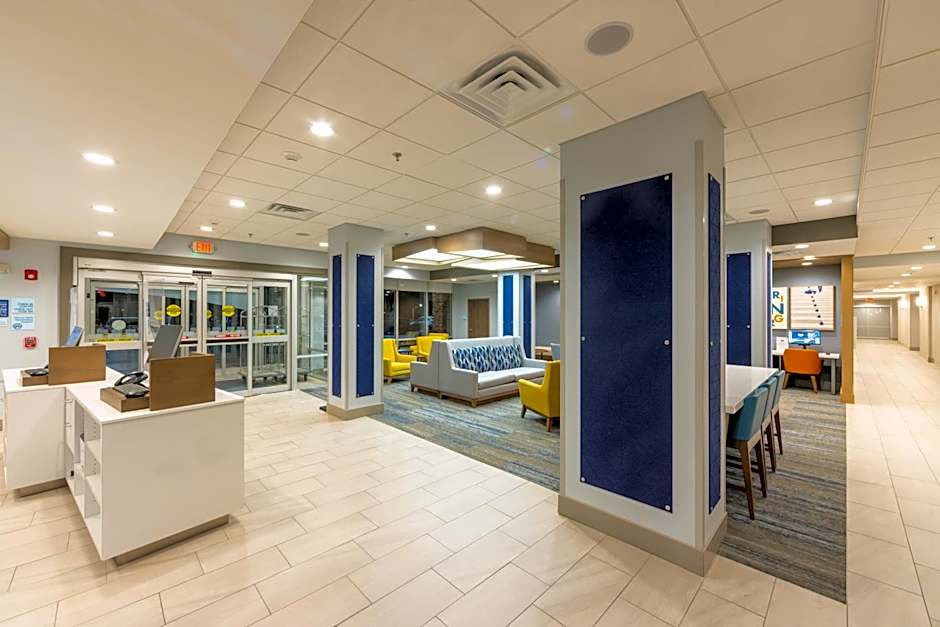 Holiday Inn Express & Suites - Harrisonburg University Area By IHG