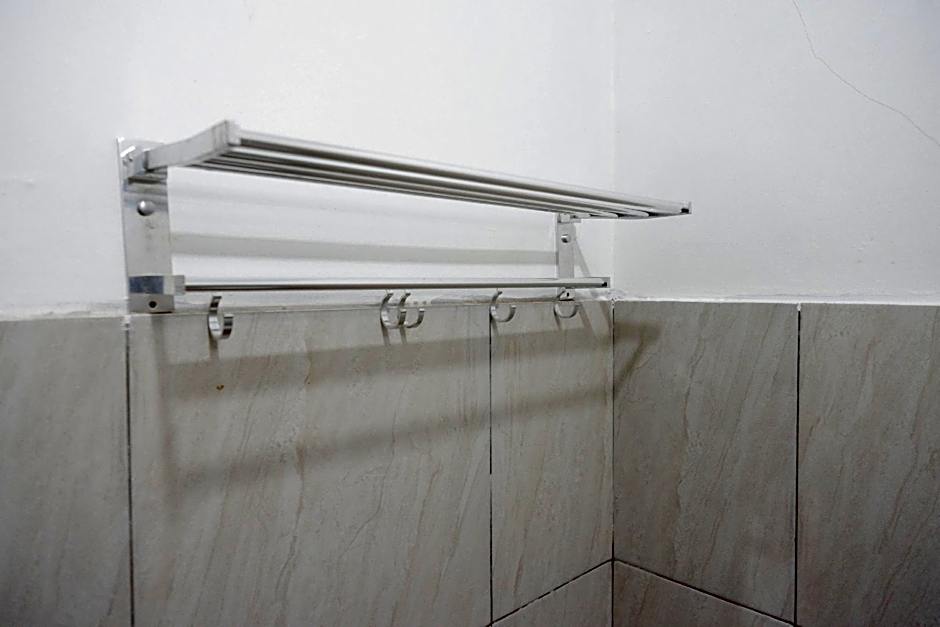 RedDoorz Syariah near Universitas Jenderal Soedirman 2