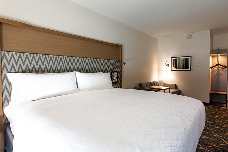 Photo 1 of 10 of 1 King Bed with Sofabed Suite