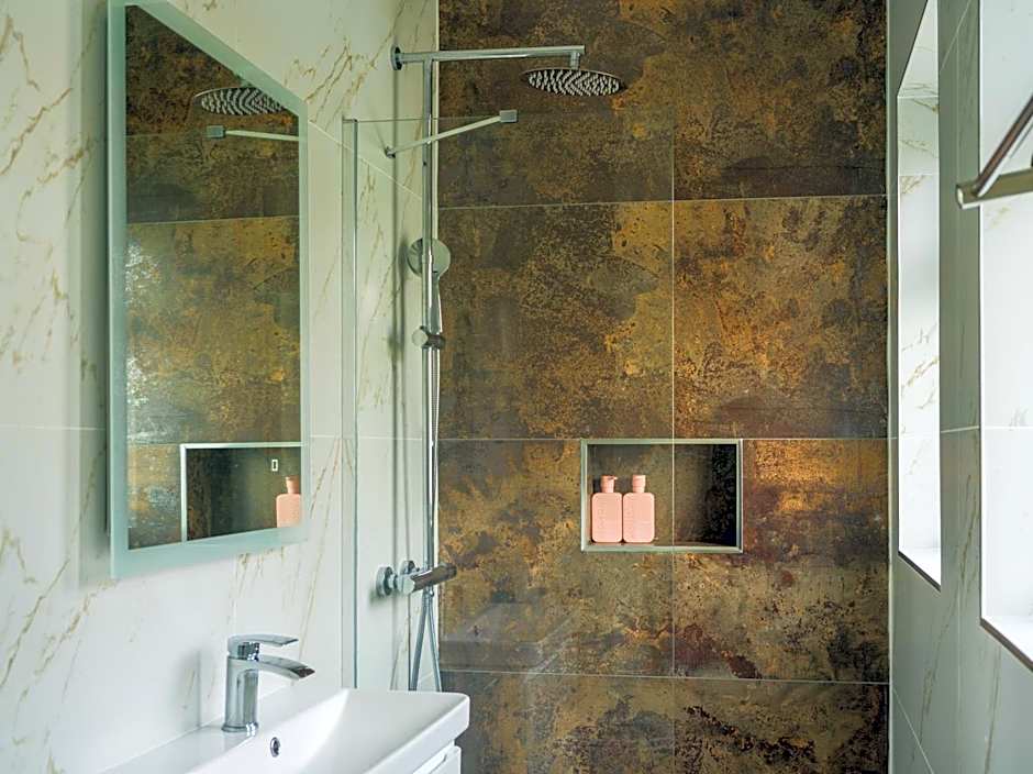 Luxurious London Studios