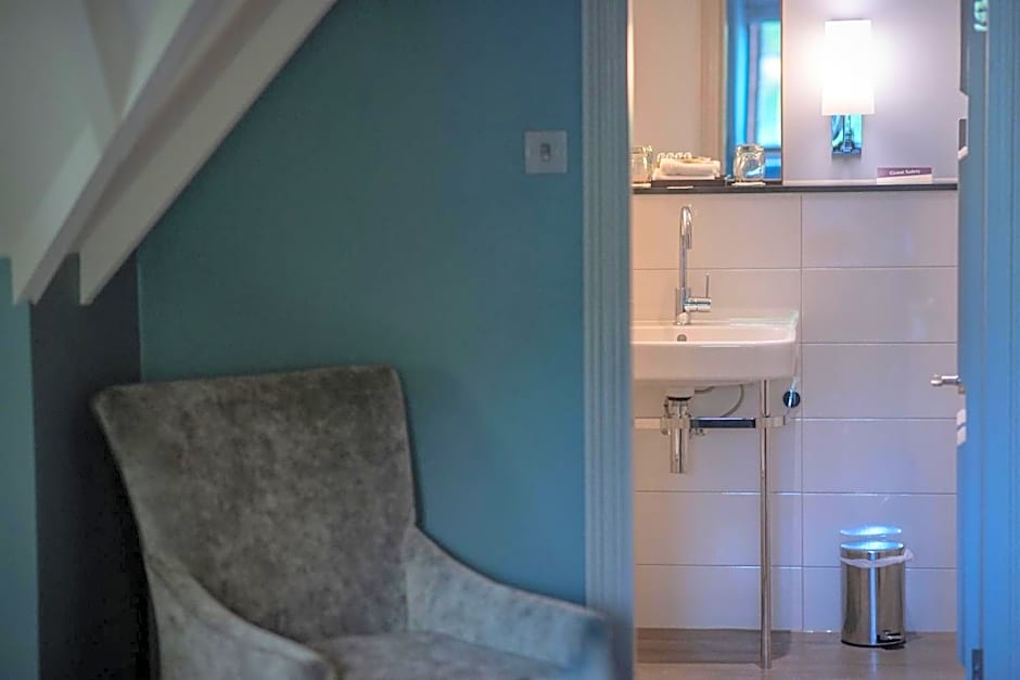 Hogarths Stone Manor