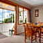 Surat Bay Lodge by the Sea/Backpackers Hostel