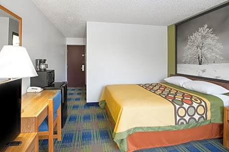 Queen Room - Non-Smoking