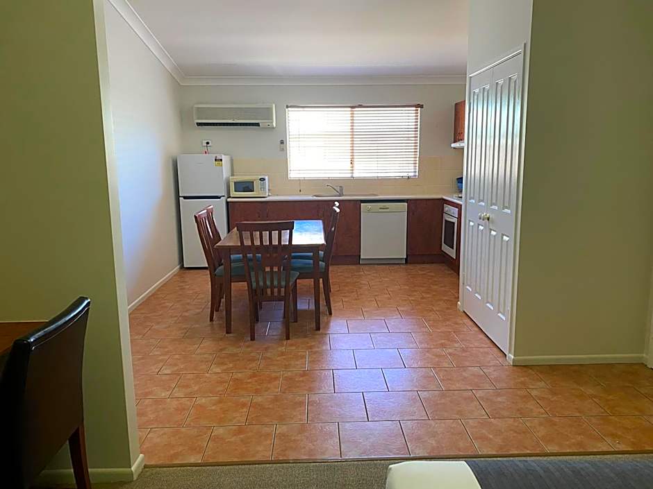 Emerald Explorers Inn