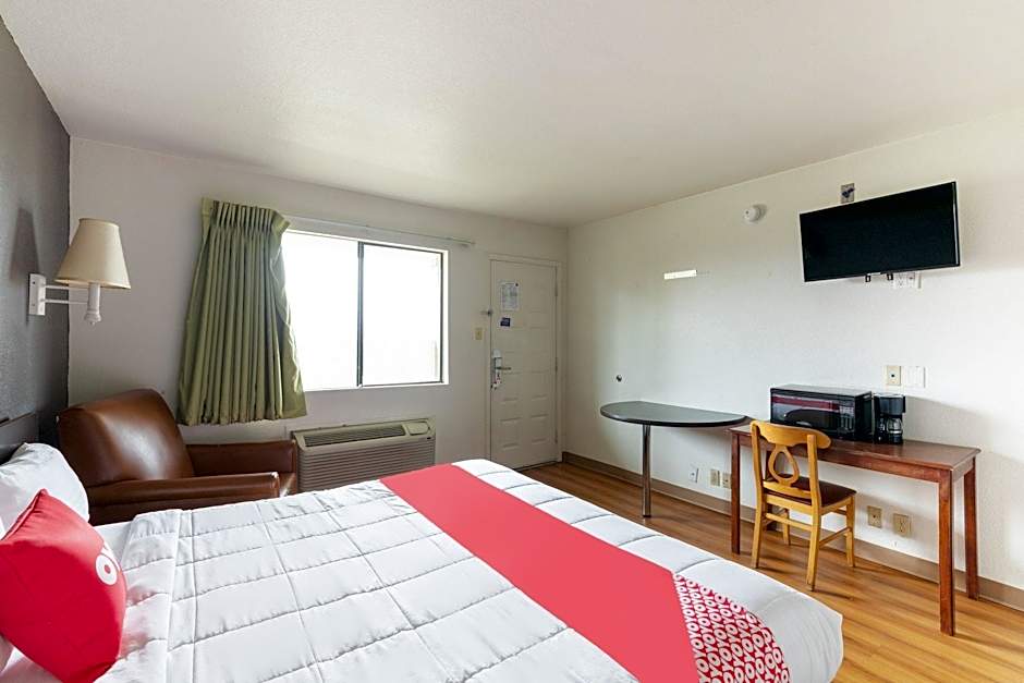 OYO Hotel Irving DFW Airport North