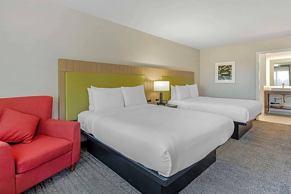 Country Inn & Suites by Radisson, Vallejo Napa Valley, CA