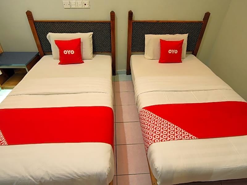 OYO 89642 Highway Inn