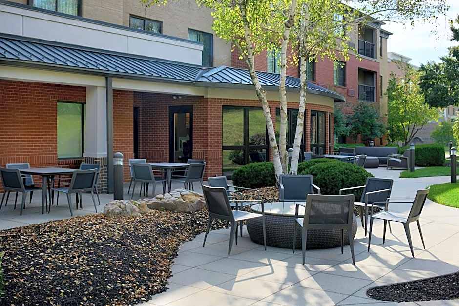 Courtyard by Marriott Kansas City Shawnee