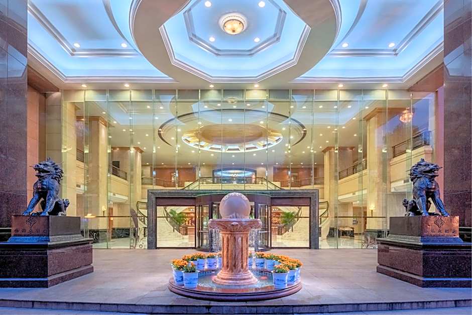 Gold Source Sunshine Hotel