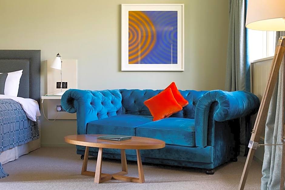 The Plume of Feathers