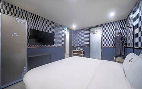 Suite (No Parking)