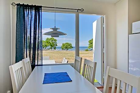 Holiday Home (6 Adults) with Seaview