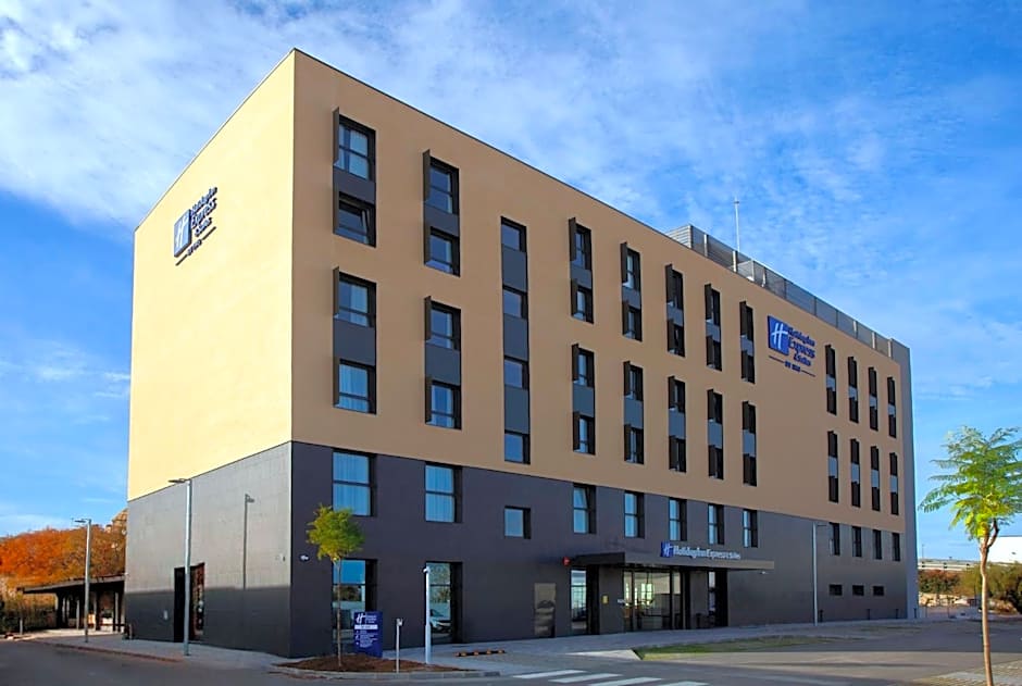 Holiday Inn Express & Suites Barcelona - Sabadell by IHG