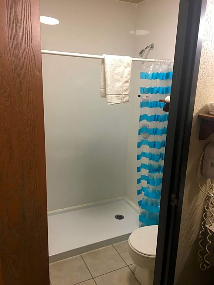 Super 8 by Wyndham Blue Earth