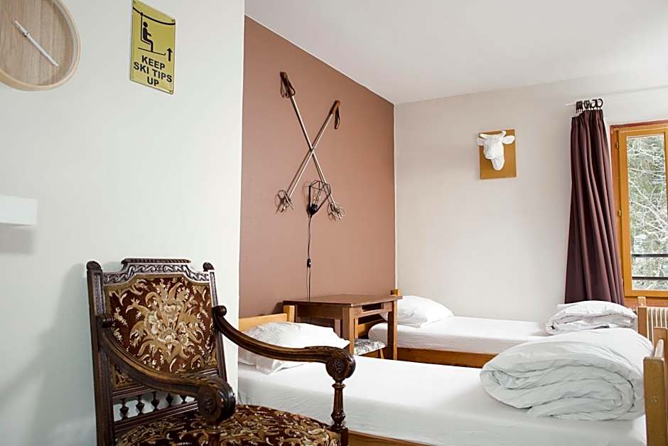 1861 Chatel Hostel