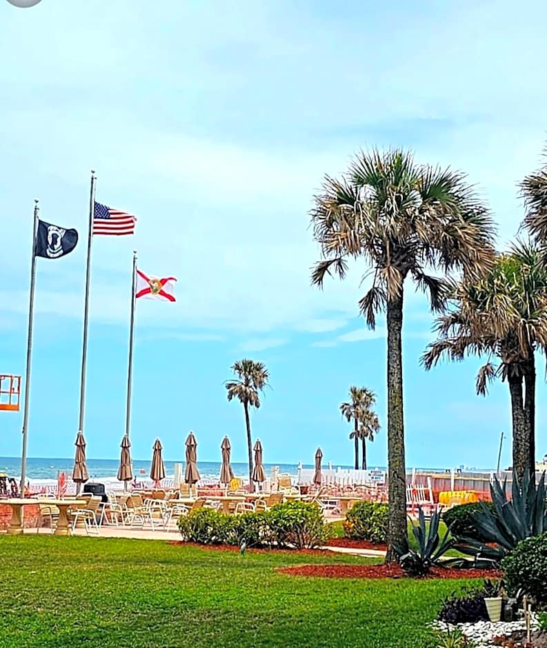 Oceanfront Escape With Balcony and heated salt water pool Sleeps 4