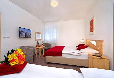 Quadruple Room with Bathroom