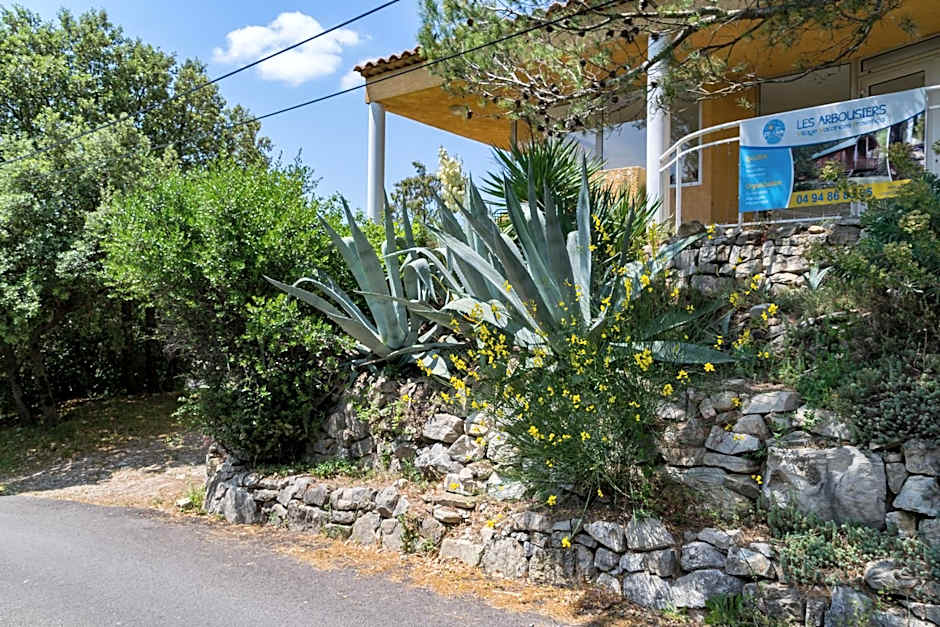 Les Arbousiers Village Hôtel Provençal
