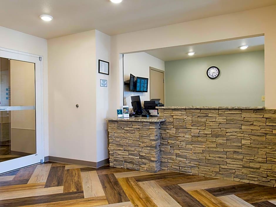 WoodSpring Suites Broken Arrow
