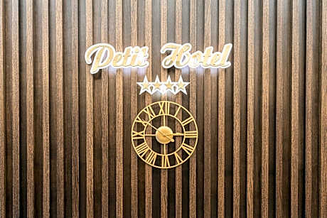 Petit Hotel
