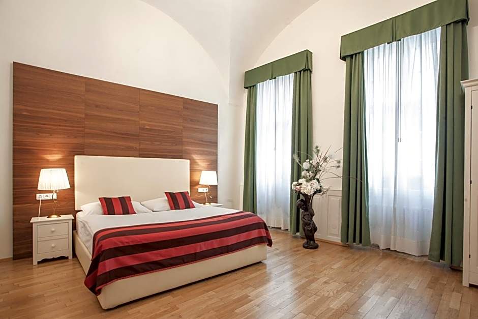 Little King Hotel U Malvaze