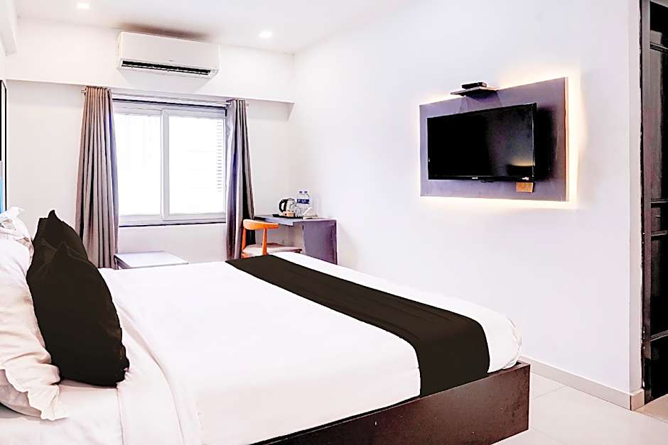 Super Townhouse OAK Kopar Khairane Navi Mumbai Formerly IVY Hotel