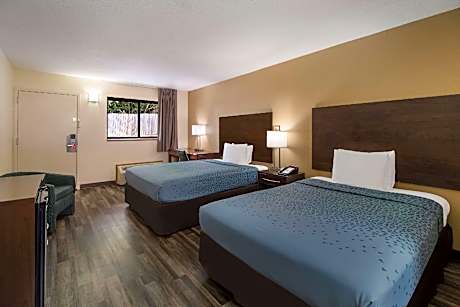 2 Double Beds, Smoking