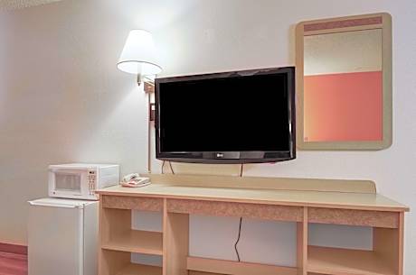 Queen Room - Non-Smoking