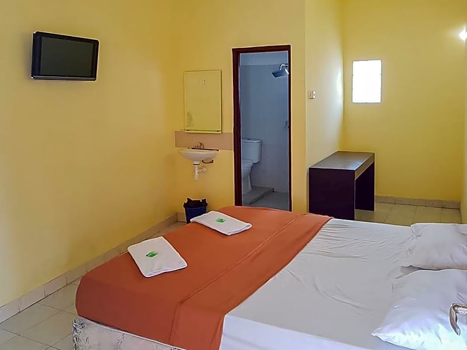 RedDoorz Syariah @ Hotel Sidomulyo Pacitan