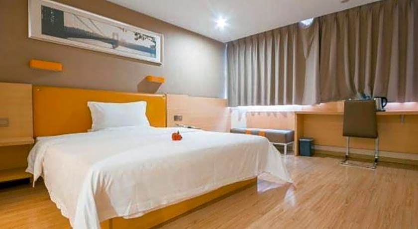 7 Days Premium Zhuhai Gongbei Light Railway Branch